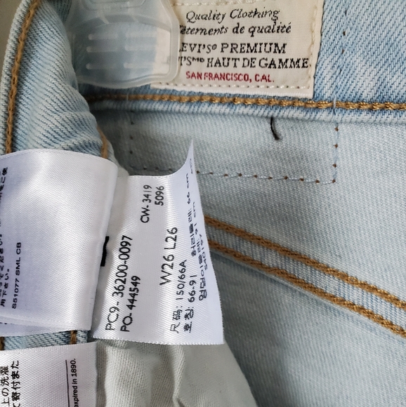 Levi's Premium 501 Crop Light Wash Denim Jeans Rip Ankle Length Size 26 - Picture 6 of 7